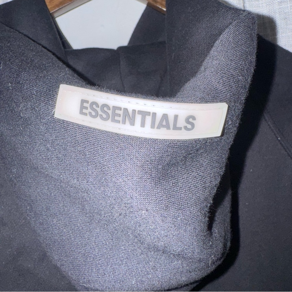 Fear of God Essentials Hoodie Black Tonal Logo Pullover Size M FOG Streetwear - Picture 5 of 7